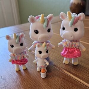Honey Bee Acres The Daydreamers Unicorn Family Set w Ice Cream Stand Accessories